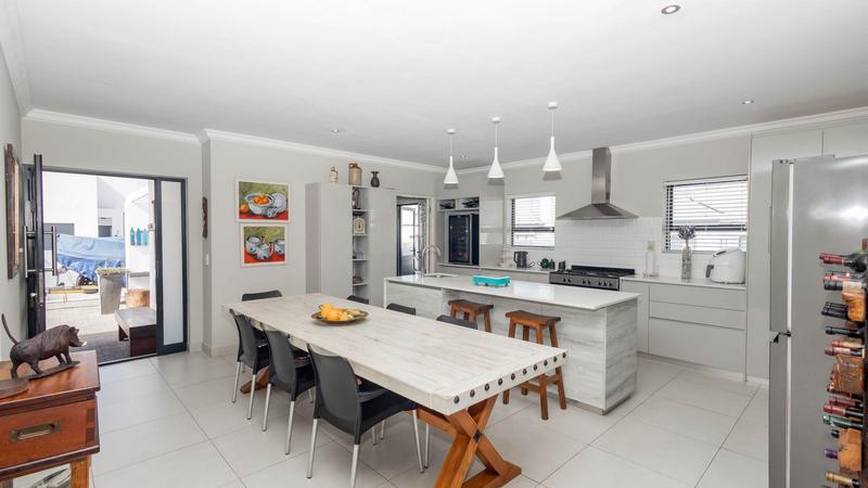 3 Bedroom Property for Sale in Sandy Point Western Cape